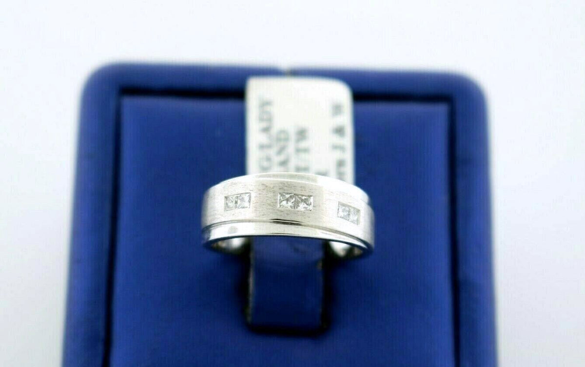 10k White Gold 0.30 CT Diamond Wedding Band, 3.6gm, S101134