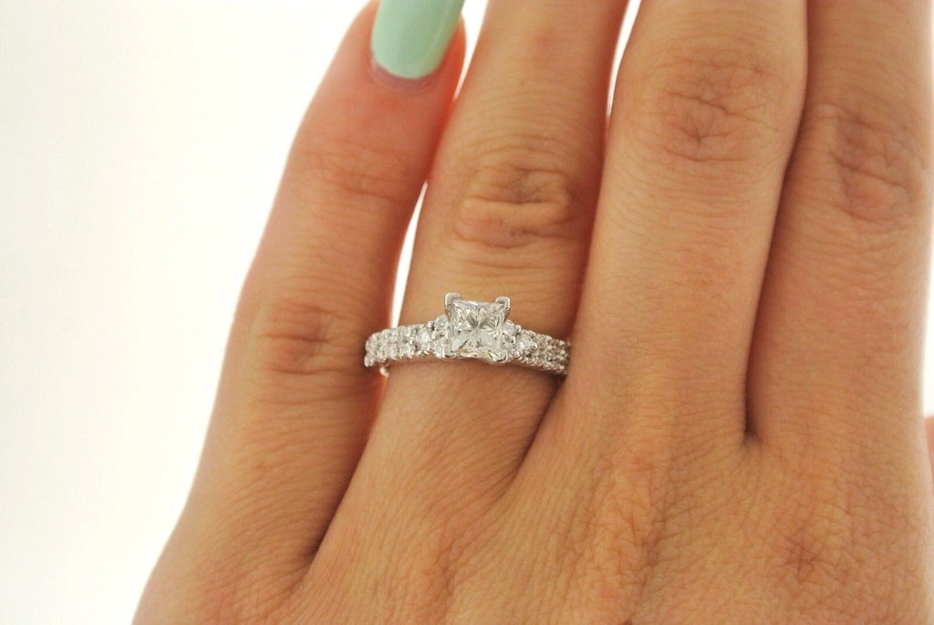 14k White Gold 1.00 CT Diamond Engagement Ring, 3.1gm