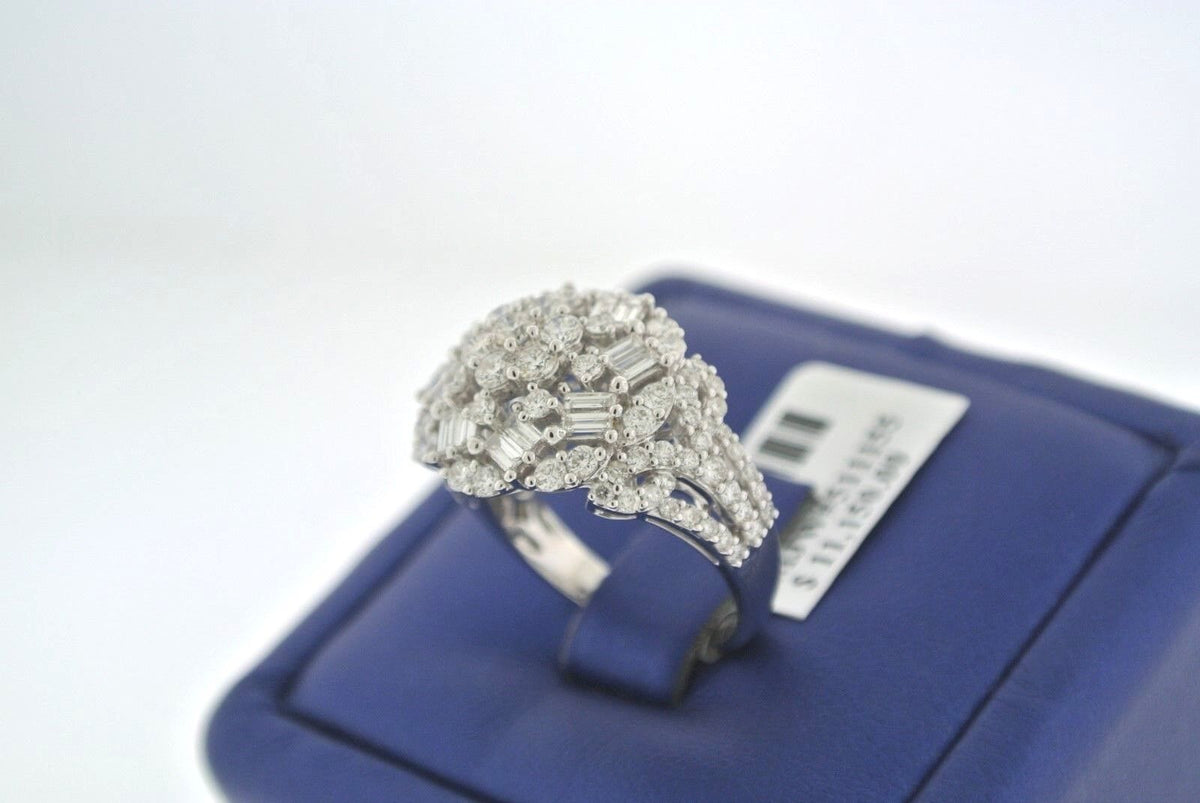 Fancy 18K White Gold 2.00 CT Baguette & Round Cut Diamond Ring, 7.1gm