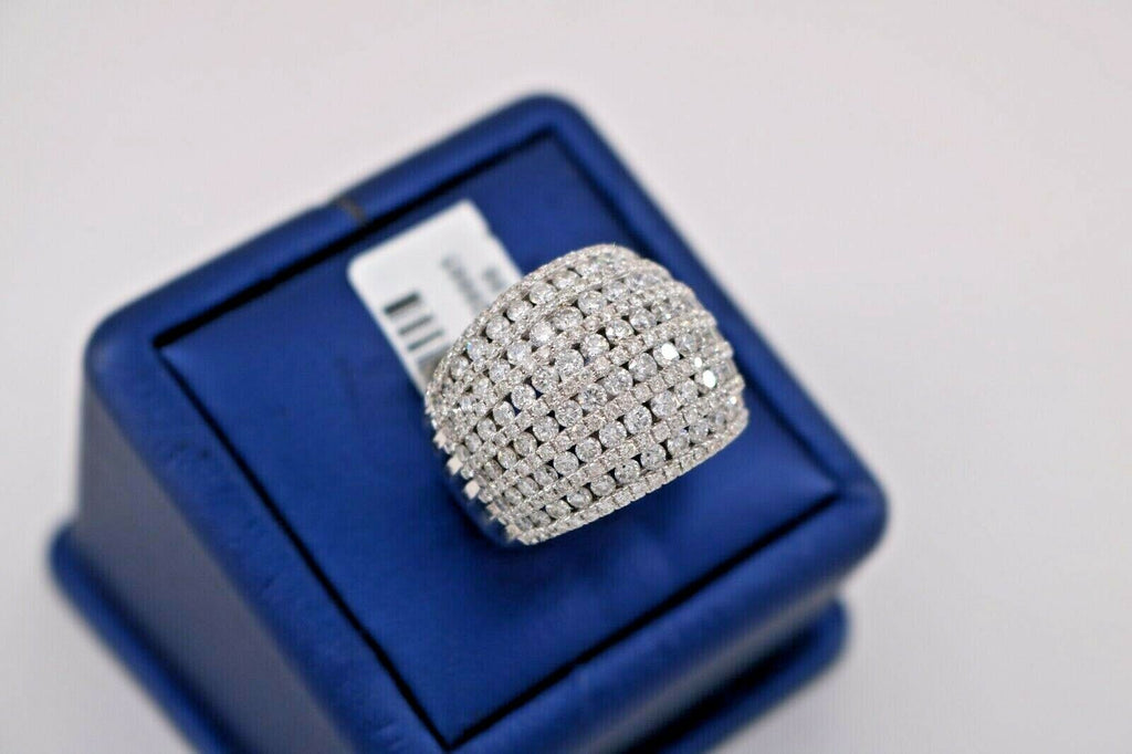 18k White Gold 4.50 CT Channel Set Diamond Ring, 18gm, Size 7.76