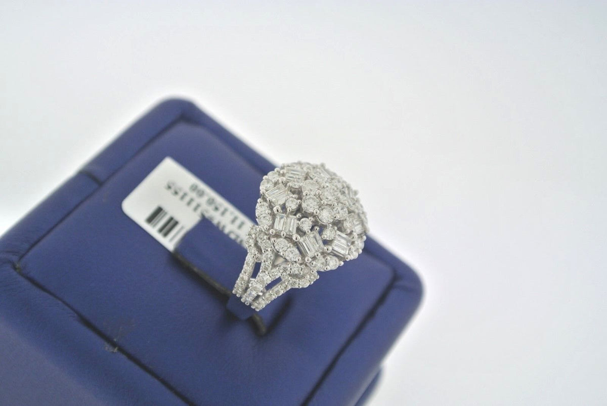 Fancy 18K White Gold 2.00 CT Baguette & Round Cut Diamond Ring, 7.1gm