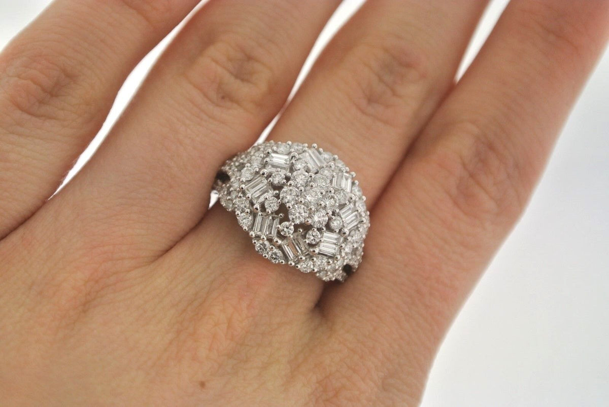 Fancy 18K White Gold 2.00 CT Baguette & Round Cut Diamond Ring, 7.1gm